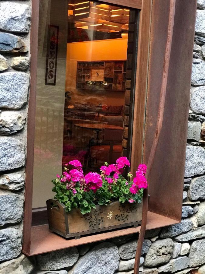 Hotel Boutique La Neu Бенаск Екстериор снимка